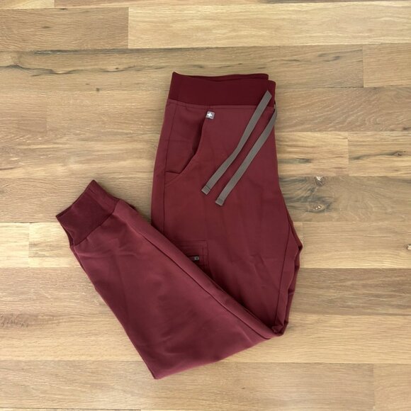 Figs Zamora Jogger Scrub Pant XS Petite Burgundy - Picture 2 of 3